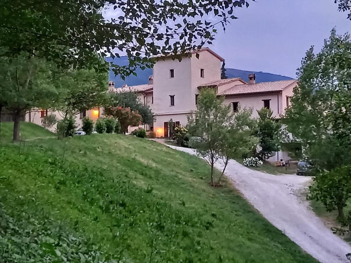 Agriturismo Il Covo Del Solengo Valtopina Bagian luar foto