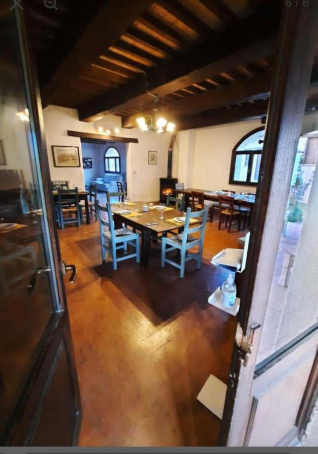 Agriturismo Il Covo Del Solengo Valtopina Bagian luar foto